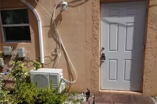 2060 SE 14th St, Homestead, FL 33035 - Photo 5