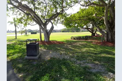 2060 SE 14th St, Homestead, FL 33035 - Photo 17