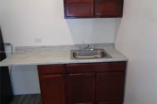 2060 SE 14th St, Homestead, FL 33035 - Photo 9