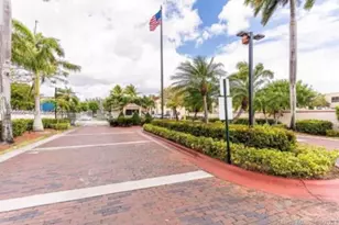 10253 NW 9th Street Circle, Miami, FL 33172 - Photo 9