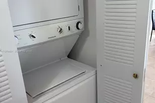 9300 Fontainebleau Blvd, Miami, FL 33172 - Photo 19