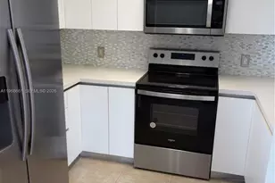 9300 Fontainebleau Blvd, Miami, FL 33172 - Photo 15