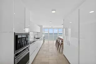 600 Grapetree Dr, Key Biscayne, FL 33149 - Photo 13