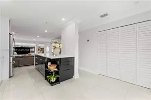 10908 NW 7th St, Miami, FL 33172 - Photo 13