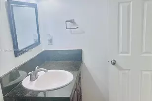 271 Bonnie Blvd, Palm Springs, FL 33461 - Photo 5