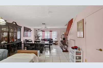 10413 NW 6th St, Pembroke Pines, FL 33026 - Photo 9