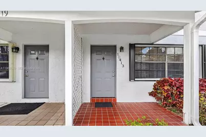 10413 NW 6th St, Pembroke Pines, FL 33026 - Photo 5