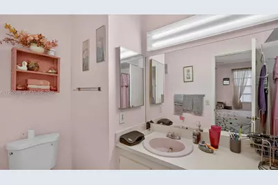 10413 NW 6th St, Pembroke Pines, FL 33026 - Photo 25