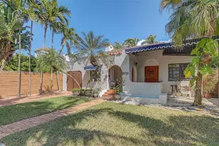 3233 Crystal Ct, Miami, FL 33133 - Photo 3