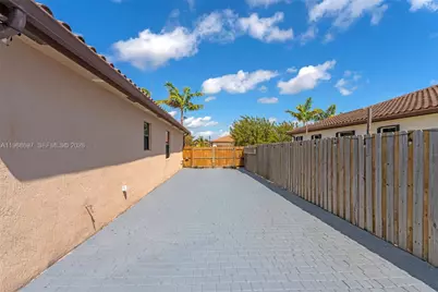 2484 SE 2nd St, Homestead, FL 33033 - Photo 33