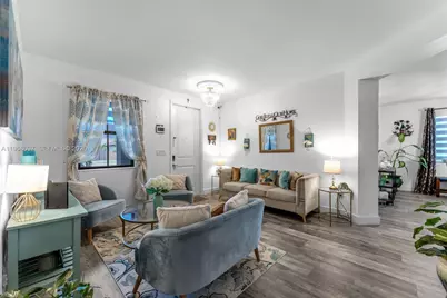 2484 SE 2nd St, Homestead, FL 33033 - Photo 5