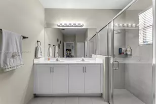 2484 SE 2nd St, Homestead, FL 33033 - Photo 21