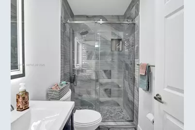 1287 NW 170th Ter, Pembroke Pines, FL 33028 - Photo 25