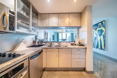 540 West Ave #611, Miami Beach, FL 33139 - Photo 17