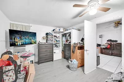 811 NW 24th Ct, Miami, FL 33125 - Photo 11