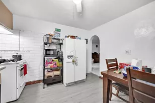 811 NW 24th Ct, Miami, FL 33125 - Photo 9