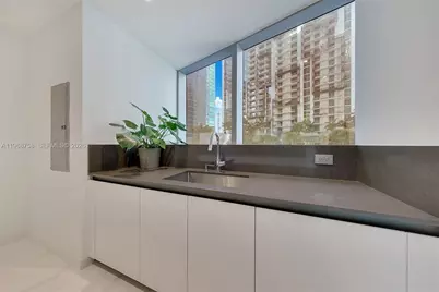 300 Biscayne Boulevard Way #1105C, Miami, FL 33131 - Photo 9