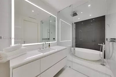 300 Biscayne Boulevard Way #1105C, Miami, FL 33131 - Photo 13