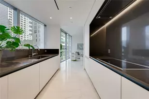 300 Biscayne Blvd Way, Miami, FL 33131 - Photo 9