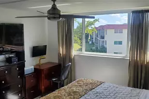 9720 S Hollybrook Lake Dr, Pembroke Pines, FL 33025 - Photo 3