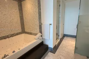 200 Biscayne Blvd Way, Miami, FL 33131 - Photo 9