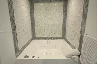 200 Biscayne Blvd Way, Miami, FL 33131 - Photo 13