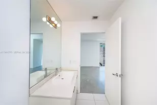 151 SE 1st St, Miami, FL 33131 - Photo 17