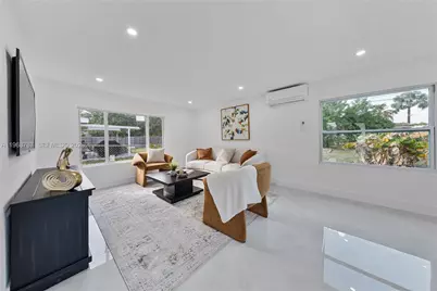 651 NW 9th St, Homestead, FL 33030 - Photo 15