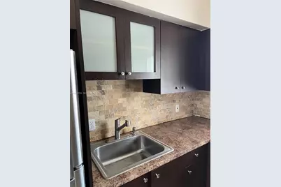 890 NW 22nd Ct #890, Miami, FL 33125 - Photo 5