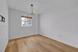 185 SE 14th Terrace, Miami, FL 33131 - Photo 9