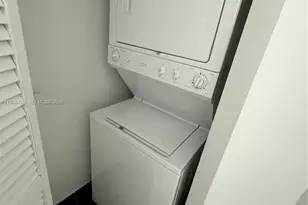 79 SW 12th St, Miami, FL 33130 - Photo 9