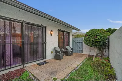 8084 Buttonwood Cir, Tamarac, FL 33321 - Photo 35