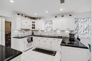 8084 Buttonwood Cir, Tamarac, FL 33321 - Photo 15