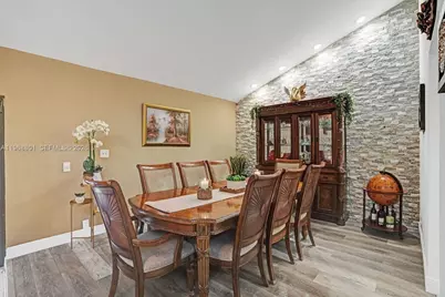 8084 Buttonwood Cir, Tamarac, FL 33321 - Photo 13