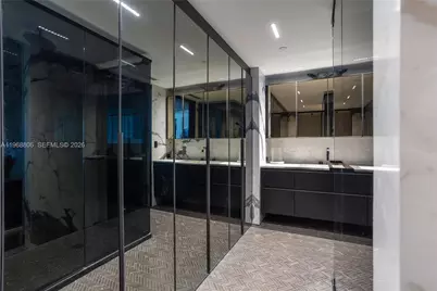 1040 Biscayne Blvd #2202, Miami, FL 33132 - Photo 29