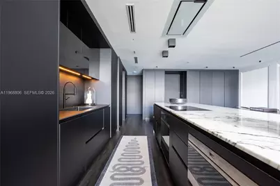 1040 Biscayne Blvd #2202, Miami, FL 33132 - Photo 11