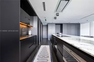 1040 Biscayne Blvd, Miami, FL 33132 - Photo 11