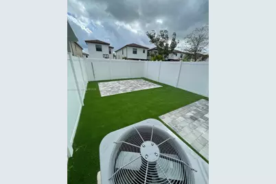 3436 W 111th Pl, Hialeah, FL 33018 - Photo 11