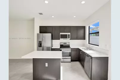 3436 W 111th Pl, Hialeah, FL 33018 - Photo 3