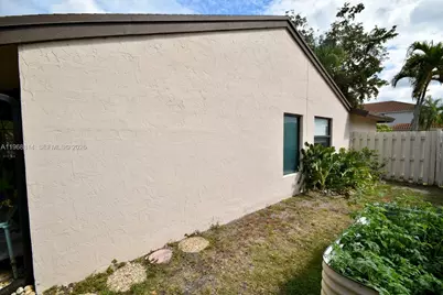 701 Blue Ridge Way, Davie, FL 33325 - Photo 11