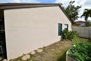 701 Blue Ridge Way, Davie, FL 33325 - Photo 11