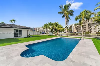 430 Tamarind Dr, Hallandale Beach, FL 33009 - Photo 15