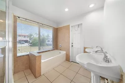 4231 NW 73rd Ave, Lauderhill, FL 33319 - Photo 7