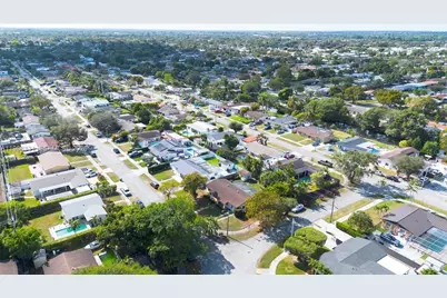 5820 SW 108th Pl, Miami, FL 33173 - Photo 13