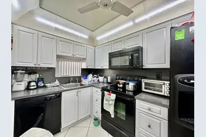 8960 S Hollybrook Blvd #109, Pembroke Pines, FL 33025 - Photo 5