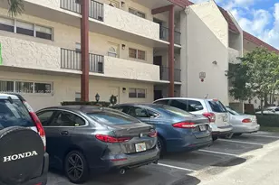 8960 S Hollybrook Blvd, Pembroke Pines, FL 33025 - Photo 1