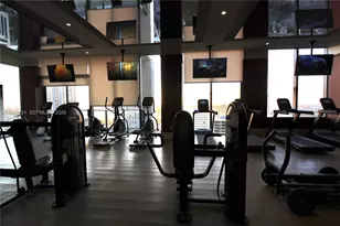 11 NE 6th St, Miami, FL 33132 - Photo 15