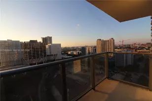 11 NE 6th St, Miami, FL 33132 - Photo 11