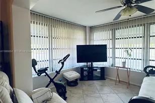 1252 W Club Dr W, Delray Beach, FL 33445 - Photo 5