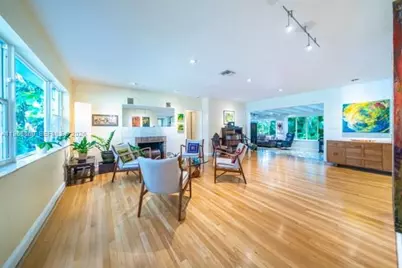 9118 NE 5th Ave, Miami Shores, FL 33138 - Photo 5